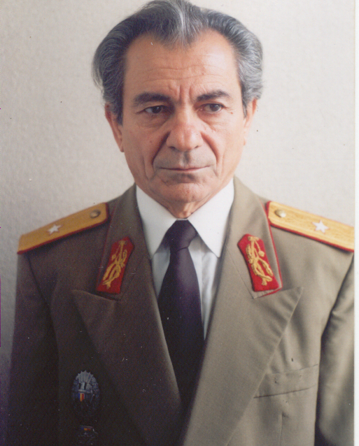 Foto 1 - General de brigada (r.) dr. Gheorghe Vaduva, un analist al fenomenului militar